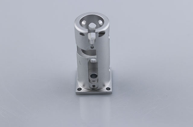  13年軍工數控加工制作經驗，五金軍工數控加工制作精度可達0.01mm 